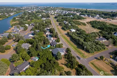 320 Marine View Drive SW, Ocean Shores, WA 98569 - Photo 17