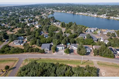 320 Marine View Drive SW, Ocean Shores, WA 98569 - Photo 15