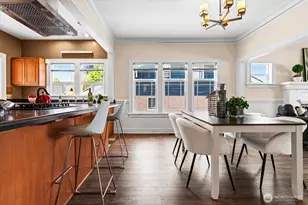 127 NE 58th St, Seattle, WA 98105 - Photo 13