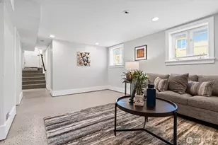 127 NE 58th St, Seattle, WA 98105 - Photo 27