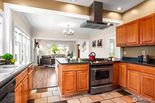 127 NE 58th St, Seattle, WA 98105 - Photo 19