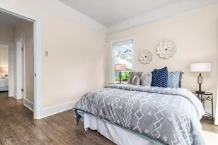 127 NE 58th St, Seattle, WA 98105 - Photo 21
