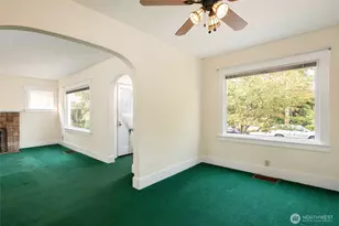 6016 34th Ave NE, Seattle, WA 98115 - Photo 3