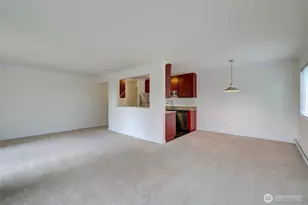 11525 Greenwood Ave N, Seattle, WA 98133 - Photo 9