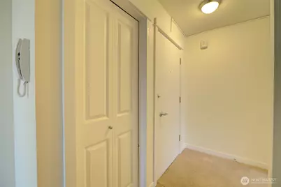 11525 Greenwood Avenue N #401, Seattle, WA 98133 - Photo 3