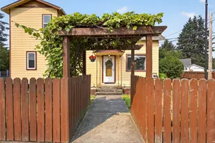 211 S Perkins St, Buckley, WA 98321 - Photo 1