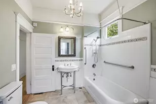 6238 Woodlawn Ave N, Seattle, WA 98103 - Photo 15