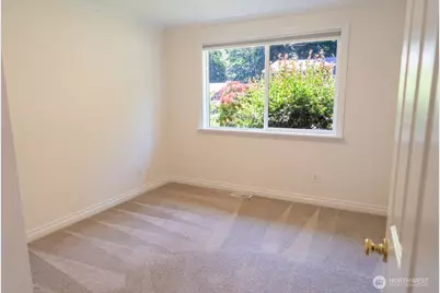 25218 SE 31st Place, Sammamish, WA 98075 - Photo 17