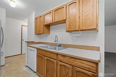 17430 Ambaum Boulevard S #37, Seattle, WA 98148 - Photo 11