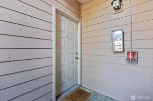 17430 Ambaum Blvd S, Seattle, WA 98148 - Photo 3