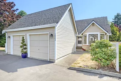 10063 Wallingford Avenue N, Seattle, WA 98133 - Photo 1