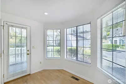 10063 Wallingford Avenue N, Seattle, WA 98133 - Photo 19