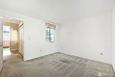 10063 Wallingford Avenue N, Seattle, WA 98133 - Photo 23