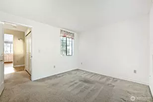 10063 Wallingford Ave N, Seattle, WA 98133 - Photo 23