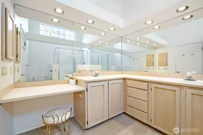 10063 Wallingford Avenue N, Seattle, WA 98133 - Photo 21