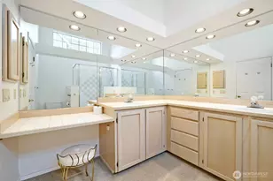 10063 Wallingford Ave N, Seattle, WA 98133 - Photo 21