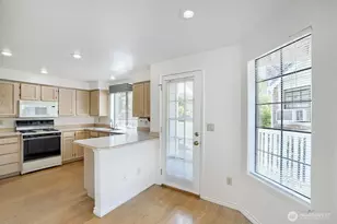 10063 Wallingford Ave N, Seattle, WA 98133 - Photo 17