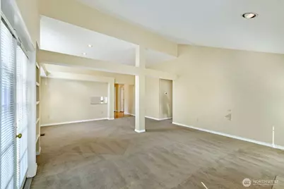 10063 Wallingford Avenue N, Seattle, WA 98133 - Photo 9