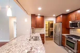 7800 SE 27th St, Mercer Island, WA 98040 - Photo 19