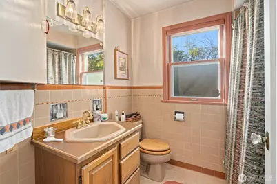 310 NW 75th Street, Seattle, WA 98117 - Photo 13