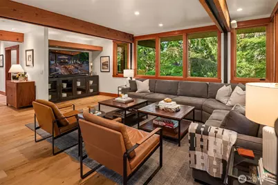 2716 106th Place SE, Beaux Arts Village, WA 98004 - Photo 15