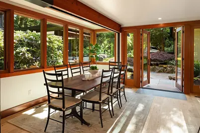 2716 106th Place SE, Beaux Arts Village, WA 98004 - Photo 13
