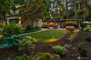 2716 106th Pl SE, Beaux Arts Village, WA 98004 - Photo 1