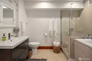 2716 106th Pl SE, Beaux Arts Village, WA 98004 - Photo 25