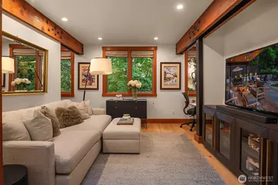 2716 106th Place SE, Beaux Arts Village, WA 98004 - Photo 17