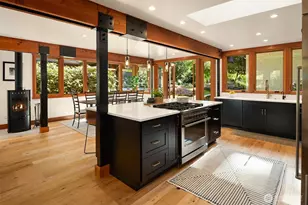 2716 106th Pl SE, Beaux Arts Village, WA 98004 - Photo 9
