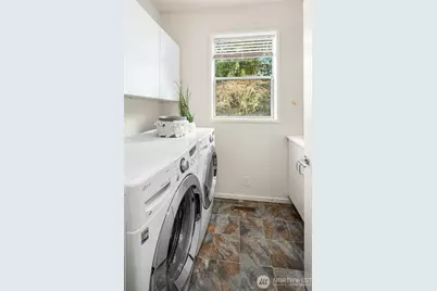 8418 Island Drive S, Seattle, WA 98118 - Photo 29