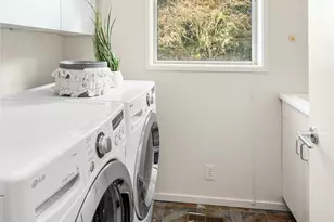 8418 Island Dr S, Seattle, WA 98118 - Photo 29