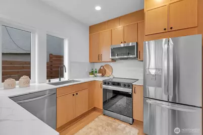 435 19th Avenue E, Seattle, WA 98112 - Photo 5