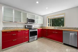 702 NW 189 Ln, Shoreline, WA 98177 - Photo 9