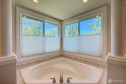11787 159th Avenue NE, Redmond, WA 98052 - Photo 37