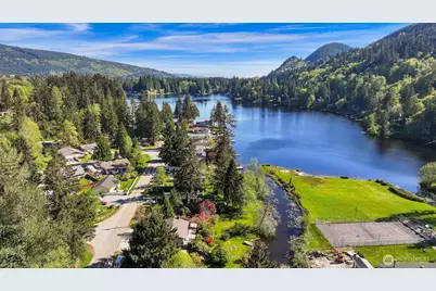 371 Lakeside Drive, Sedro Woolley, WA 98284 - Photo 1