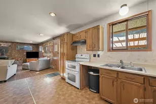 371 Lakeside Dr, Sedro Woolley, WA 98284 - Photo 13