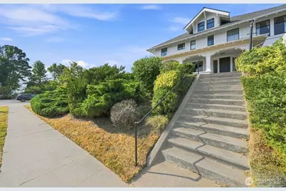 2329 Rucker Avenue, Everett, WA 98201 - Photo 3