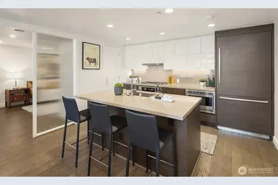 588 Bell Street #813S, Seattle, WA 98121 - Photo 3