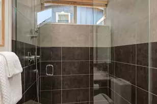 464 NE Maple Leaf Pl, Seattle, WA 98115 - Photo 17