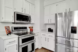2541 10th Ave W, Seattle, WA 98119 - Photo 13