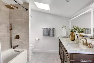 2541 10th Avenue W, Seattle, WA 98119 - Photo 21