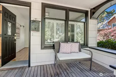 2541 10th Avenue W, Seattle, WA 98119 - Photo 5