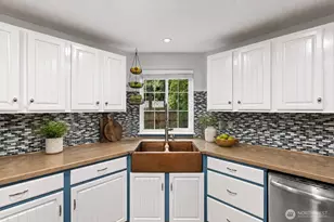 17827 Overlake Ct SE, Yelm, WA 98597 - Photo 9