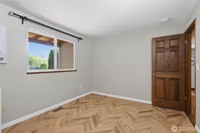 242 W Lake Sammamish Parkway SE, Bellevue, WA 98008 - Photo 25