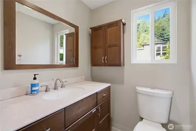 242 W Lake Sammamish Parkway SE, Bellevue, WA 98008 - Photo 17
