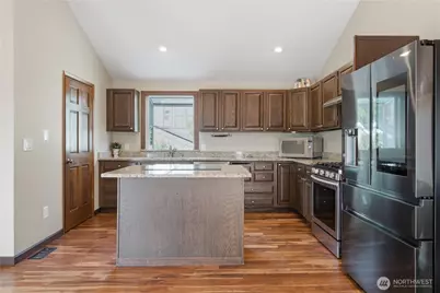 242 W Lake Sammamish Parkway SE, Bellevue, WA 98008 - Photo 13