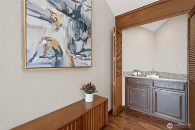 242 W Lake Sammamish Parkway SE, Bellevue, WA 98008 - Photo 7
