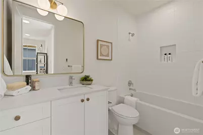 3243 13th Avenue W, Seattle, WA 98119 - Photo 31