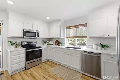 17427 92nd Avenue NE, Bothell, WA 98011 - Photo 11